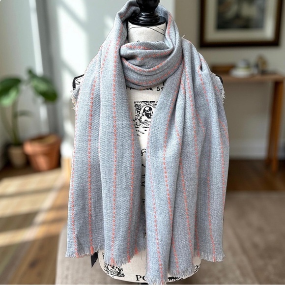 NWT Universal Thread Grey Oblong Scarf with Coral Colored Stripe - Picture 2 of 8